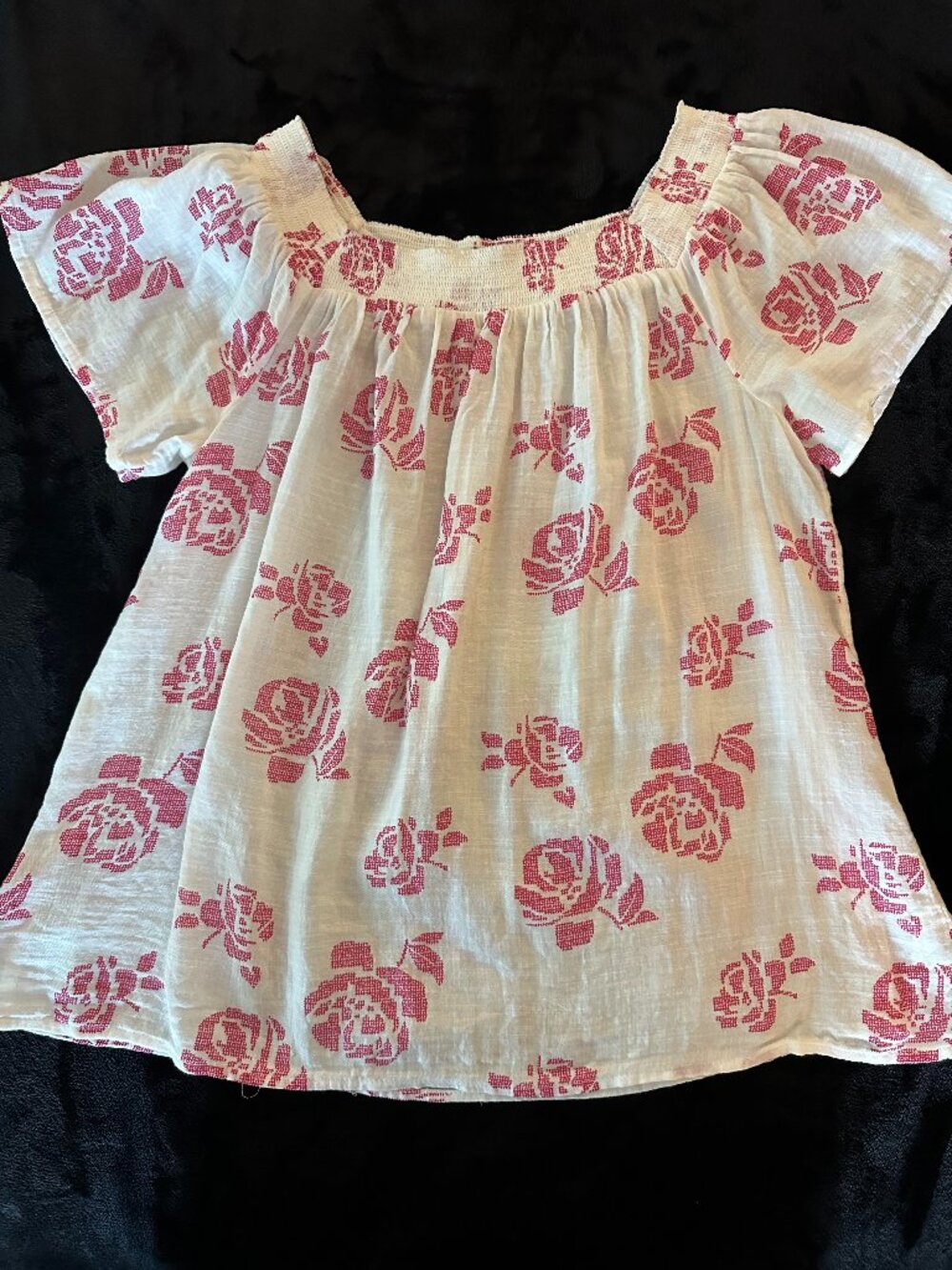 Gap White Red Rose Embroidered Smocked Peasant Top Size M